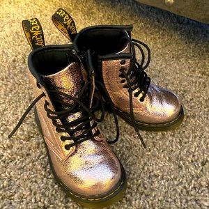 Dr. Martens little girl pink 💕 combat boots